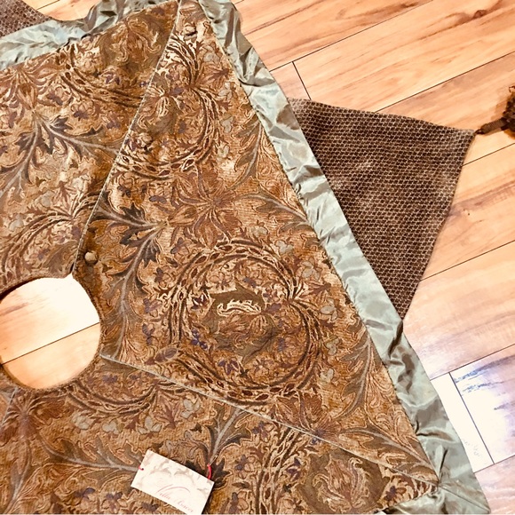 Villa Bacci new tags Christmas Tree Skirt rustic pins poms style holiday… - Picture 4 of 16